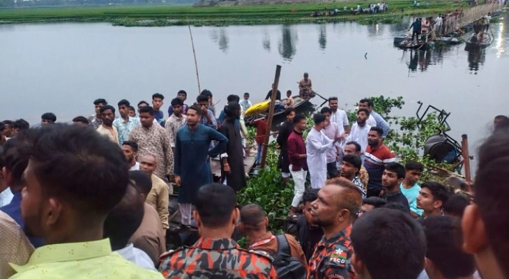 জামালপুরে ব্রিজ ভেঙে নদীতে শতাধিক মানুষ, ৩ শিশু নিহত